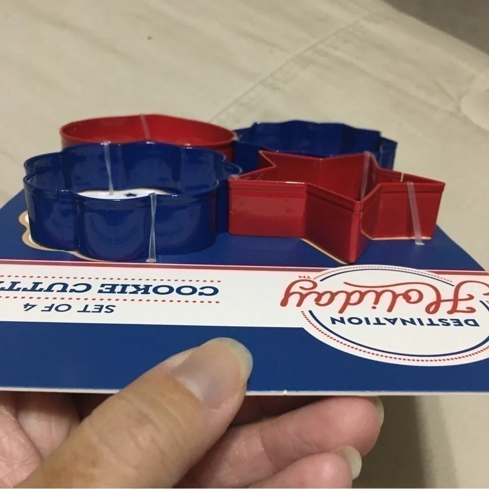 Set of 4 holiday cookie cutters